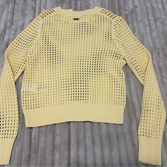 Levi's Women's Yellow Knit Sweater - Picture 3 of 3